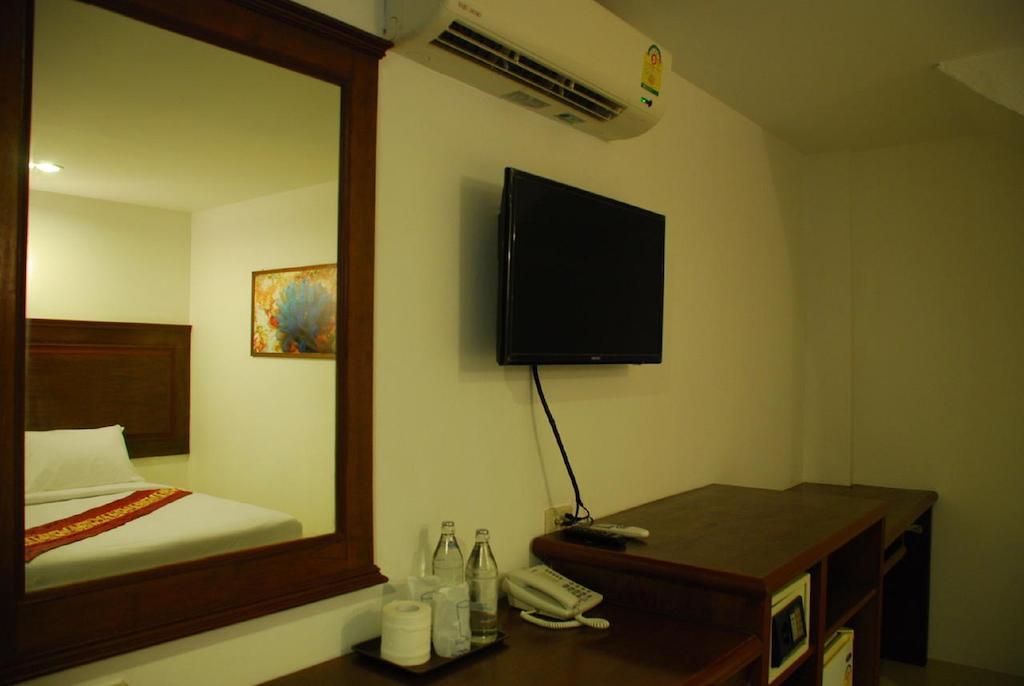 Patong Budget Rooms Exterior photo
