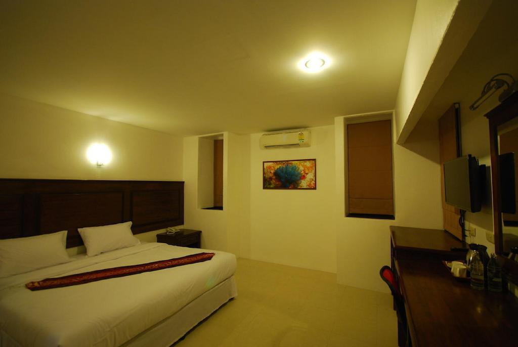 Patong Budget Rooms Exterior photo