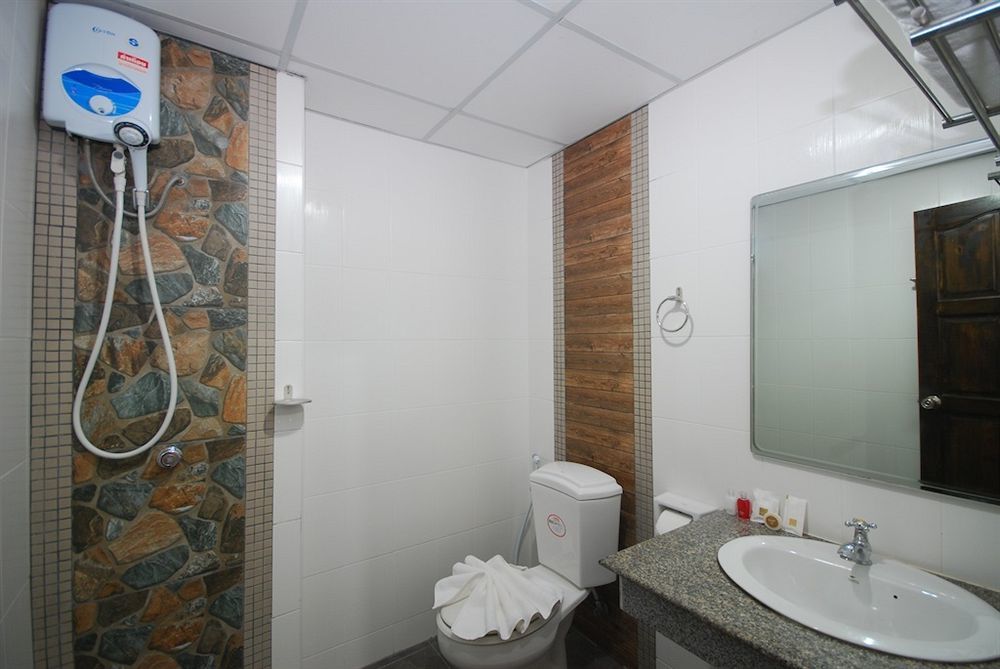 Patong Budget Rooms Exterior photo