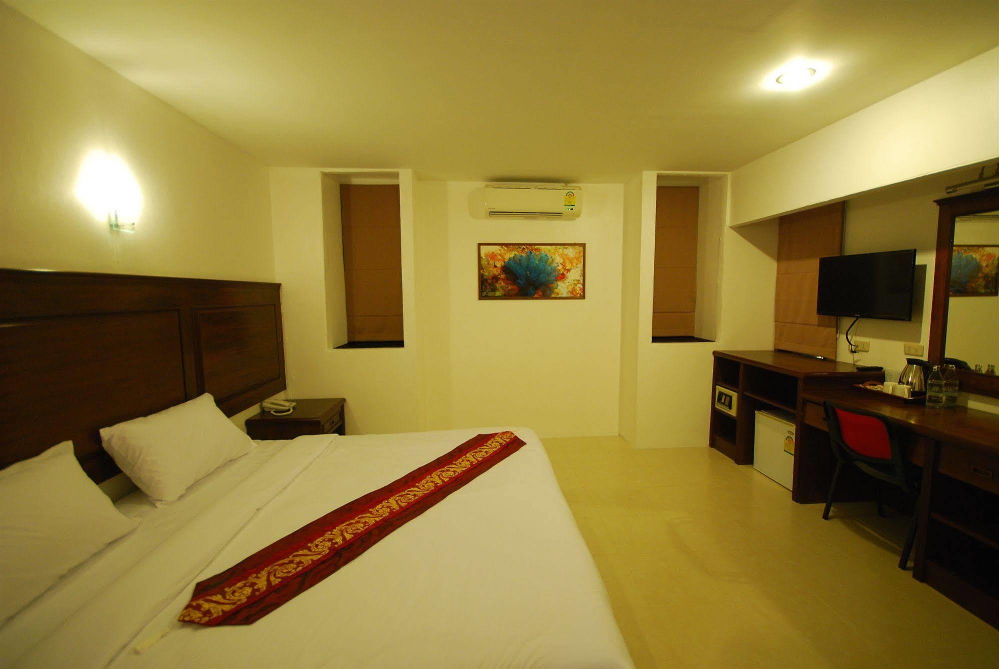 Patong Budget Rooms Exterior photo